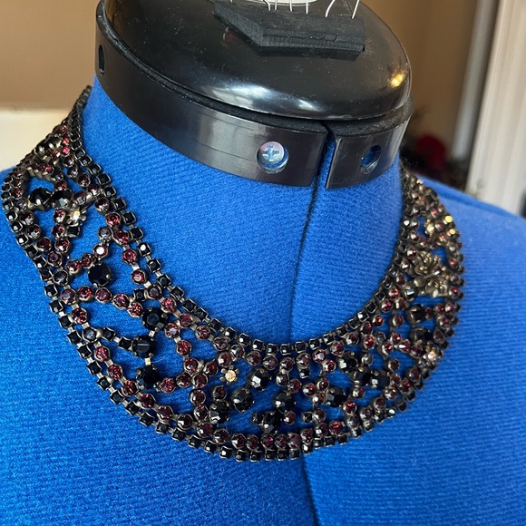 Black and Burgundy Bib style Sorrelli Necklace - Picture 5 of 9